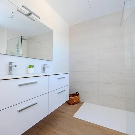 Serena Del Mar By Livvo *